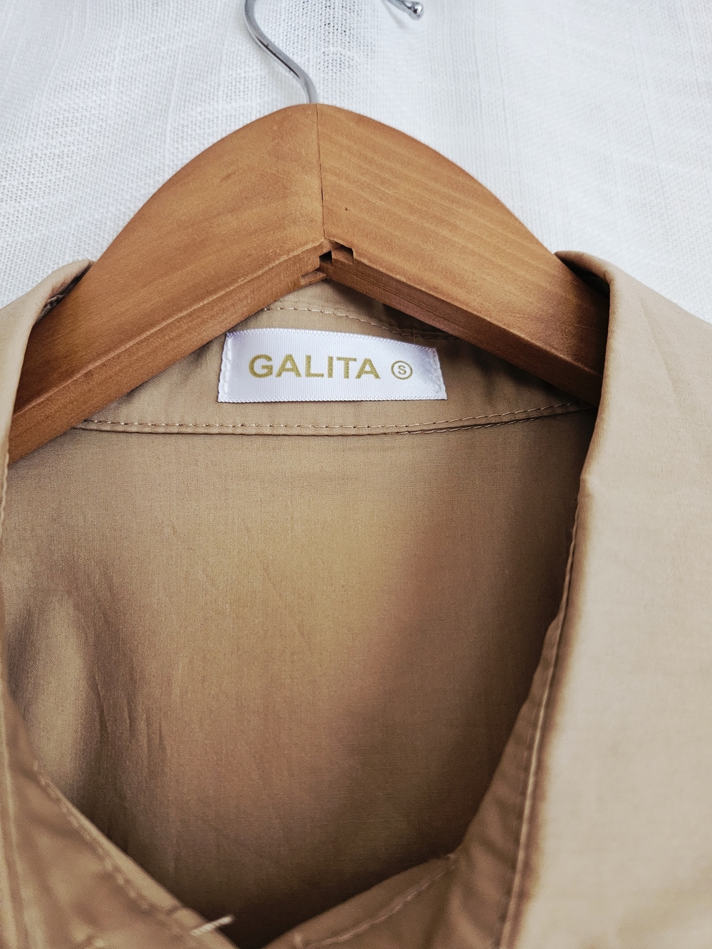 GALITA Camel Cropped Button-Up Shirt with Cutout Embroidery Details - Size S - Picture 5 of 11